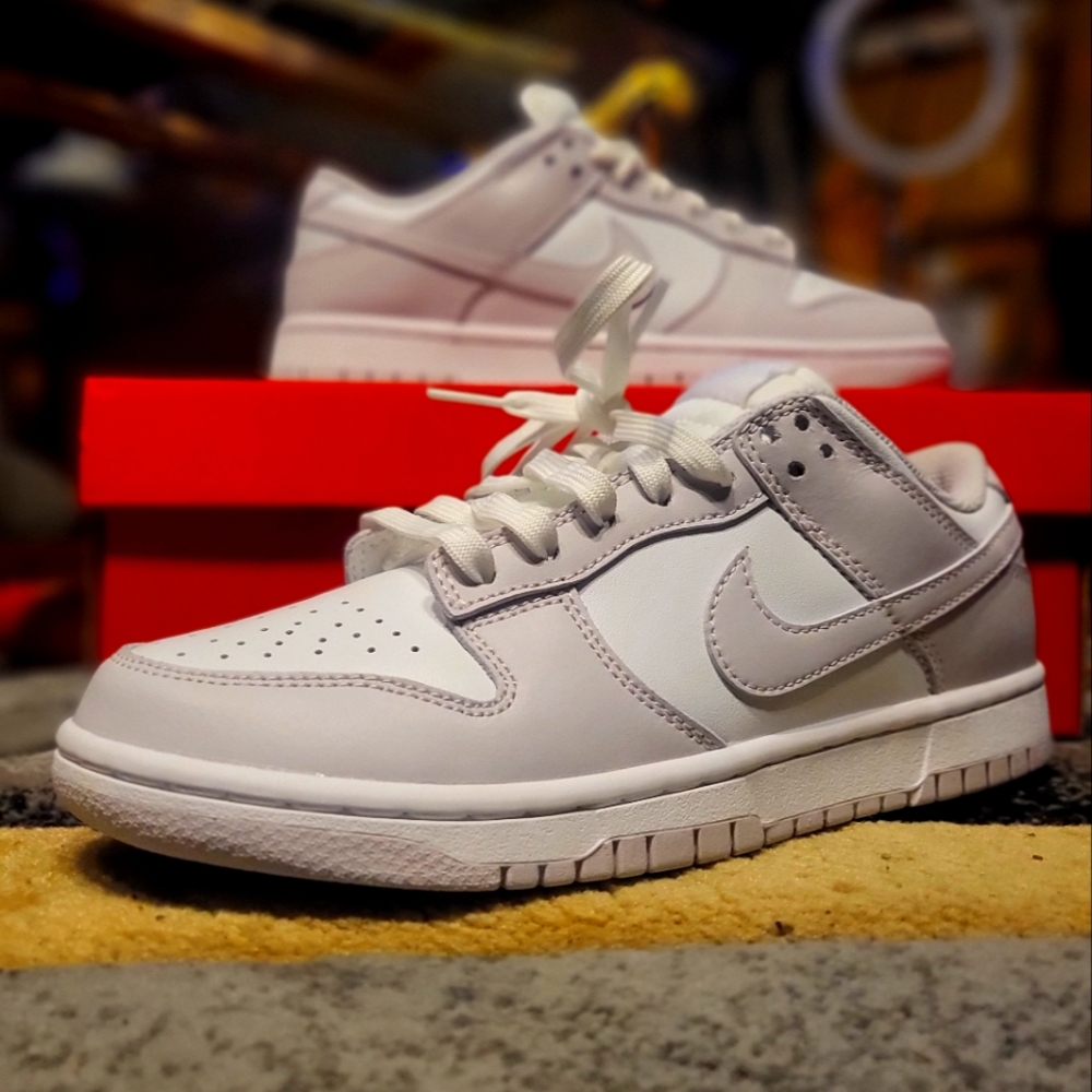 Nike dunk low "venice" size 7 (8.5 women's)